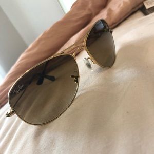 Gold ray ban sunglasses